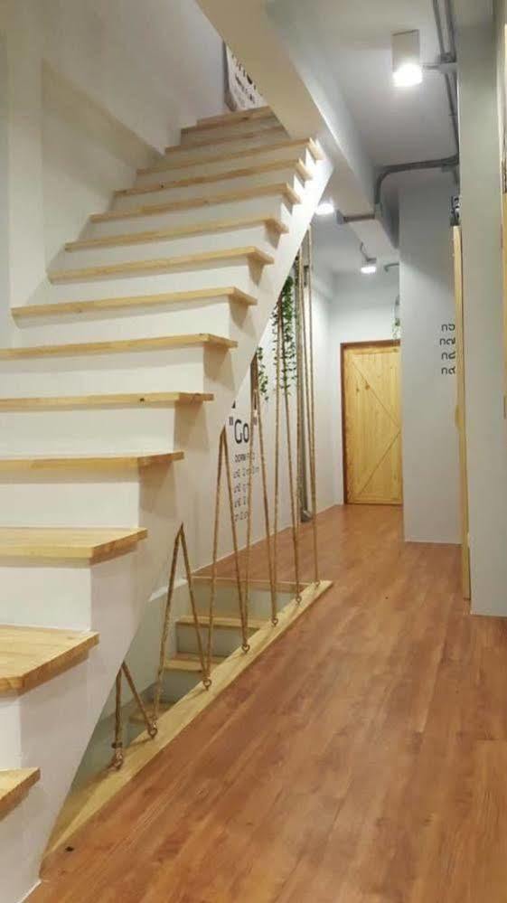 בנגקוק Barn & Bed Hostel מראה חיצוני תמונה